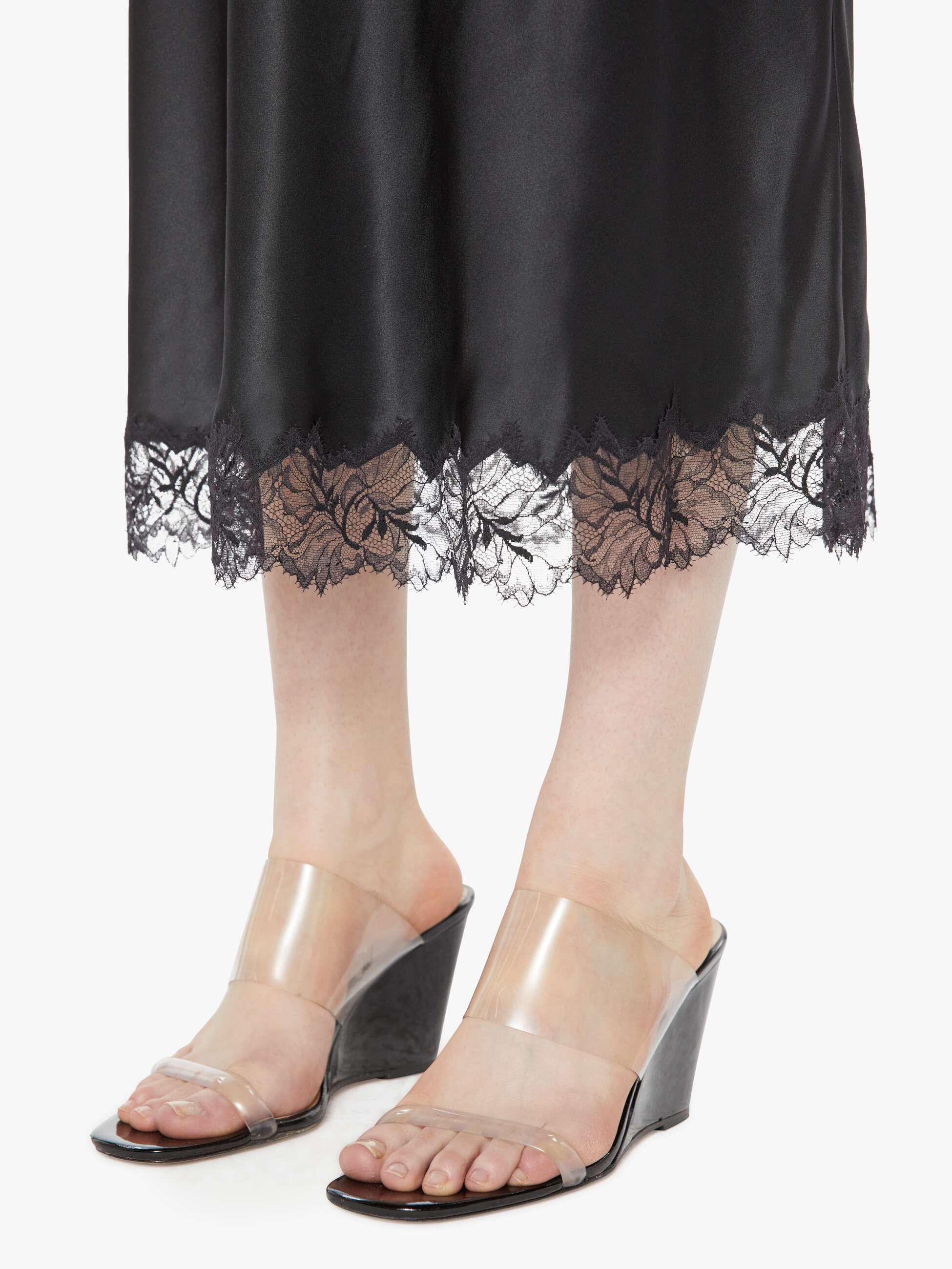 SABLYN Miranda C Scallop Trim Bias - Black - Image 5